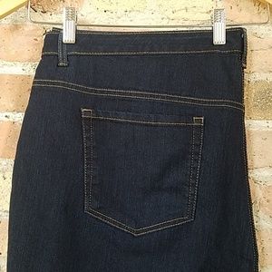 NWOT - Style & Co. Dark Wash Denim Capri - 22W